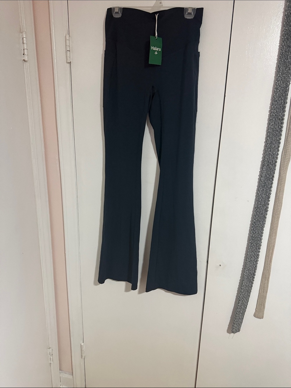 HALARA Black Flared High-Rise Yoga Pants